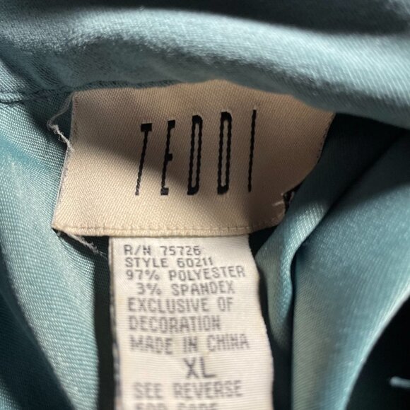 PREVIOUSLY OWNED 2X LIKE VELVET VINTAGE TEDDI SUIT BLAZER IS XL PANTS ARE A 10 - Picture 12 of 13